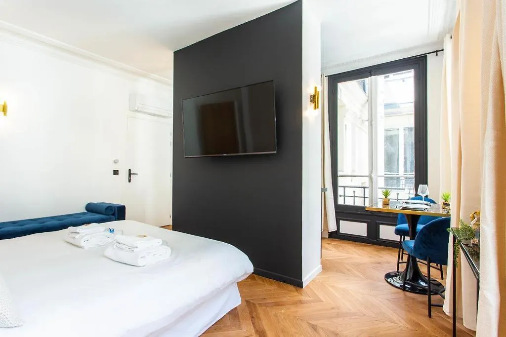 Intimate Apartment - 1Br-2P - Champs Elysees Paris France